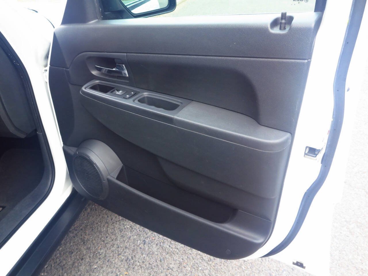 Used 2011 Jeep Liberty Sport AWD/4WD image 13