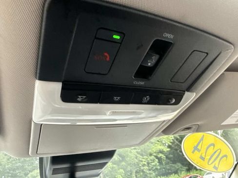Used 2024 Nissan Altima 2.5 SV w/ SV Premium Package FWD image 29