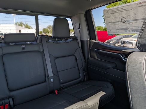 New 2026 GMC Sierra 1500 Denali w/ Technology Package AWD/4WD image 14