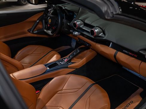 Used 2021 Ferrari 812 GTS RWD image 28