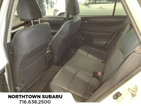 Used 2017 Subaru Outback 2.5i Limited AWD/4WD image 15