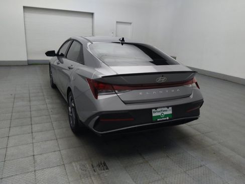 Used 2025 Hyundai Elantra Sport FWD image 5