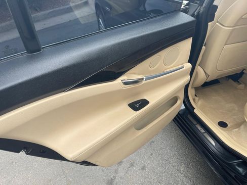 Used 2014 BMW 550i Gran Turismo RWD image 16