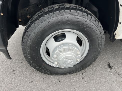 Used 2020 RAM 3500 Tradesman image 9