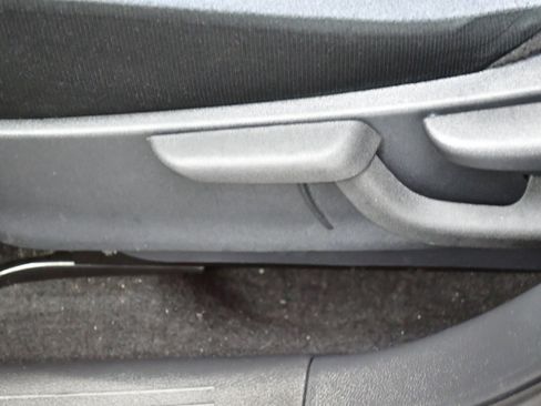 Used 2025 Nissan Versa SV FWD image 12
