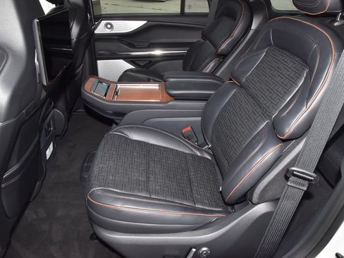 New 2027 Lincoln Navigator Black Label AWD/4WD image 14
