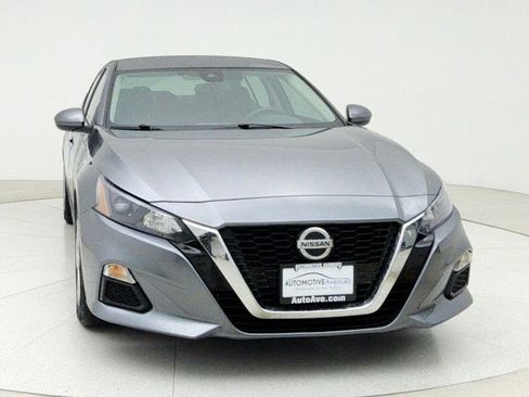 Used 2022 Nissan Altima 2.5 S image 2