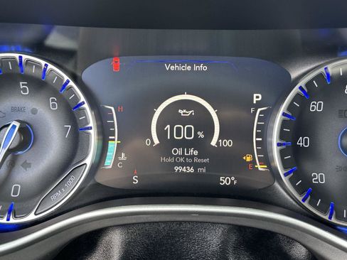 Used 2022 Chrysler Pacifica Touring-L FWD image 29