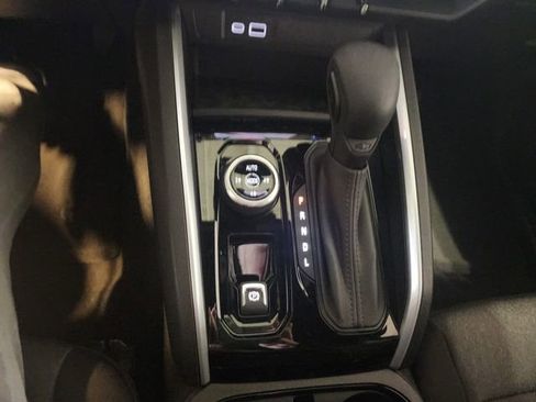 Used 2024 Chevrolet Colorado Trail Boss w/ Advanced Trailering Package image 30