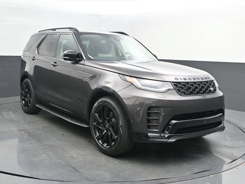 Used 2025 Land Rover Discovery Dynamic SE AWD/4WD image 9