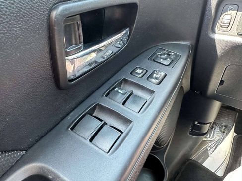 Used 2011 Mitsubishi Outlander Sport SE AWD/4WD image 28