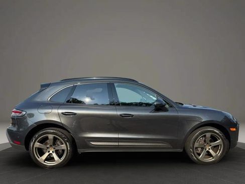 Used 2022 Porsche Macan w/ Premium Package Plus AWD/4WD image 4