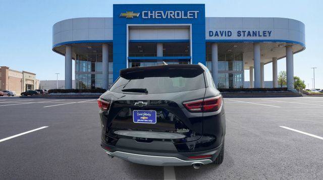 New 2026 Chevrolet Blazer LT w/ LPO, Black Sport Package FWD image 7