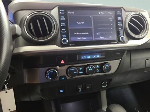 Used 2021 Toyota Tacoma SR5 AWD/4WD image 30