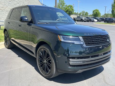 Certified 2025 Land Rover Range Rover Long Wheelbase SE image 9