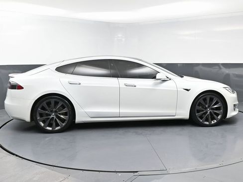 Used 2020 Tesla Model S Long Range Plus image 7