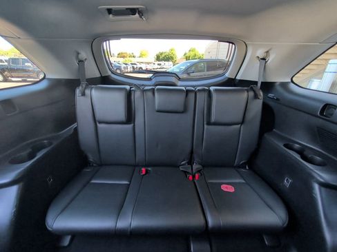 Used 2019 Toyota Highlander XLE AWD/4WD image 16