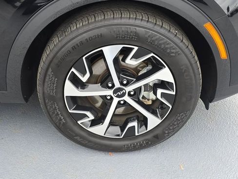 Certified 2025 Kia Sportage EX AWD/4WD image 11