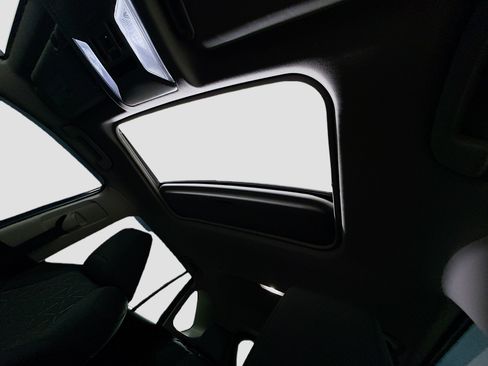 Used 2022 Toyota RAV4 XLE w/ Convenience Package image 41