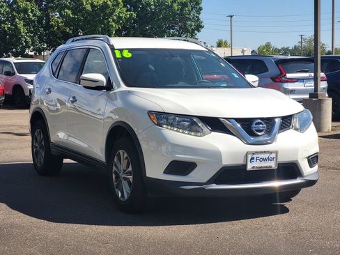 Used 2016 Nissan Rogue SV AWD/4WD image 3