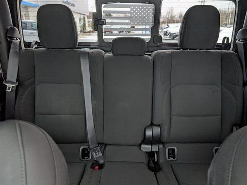Used 2022 Jeep Gladiator Willys image 16