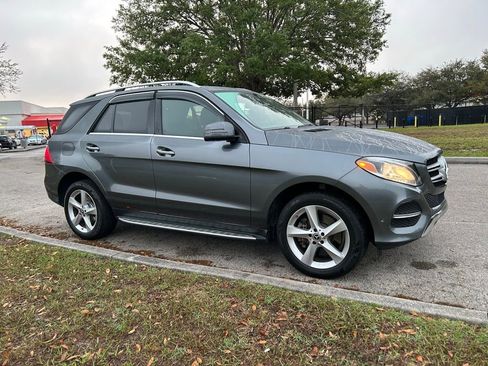 Used 2019 Mercedes-Benz GLE 400 4MATIC image 7