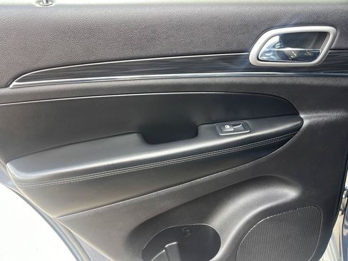 Used 2019 Jeep Grand Cherokee Limited RWD image 32