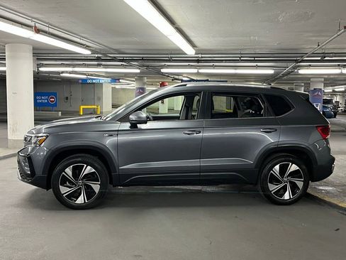 Used 2024 Volkswagen Taos SE AWD/4WD image 33
