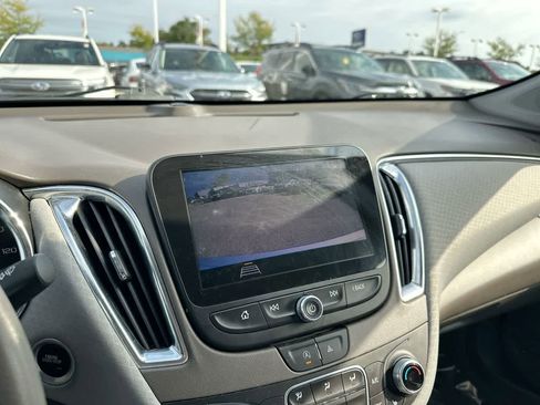 Used 2020 Chevrolet Malibu LT image 31