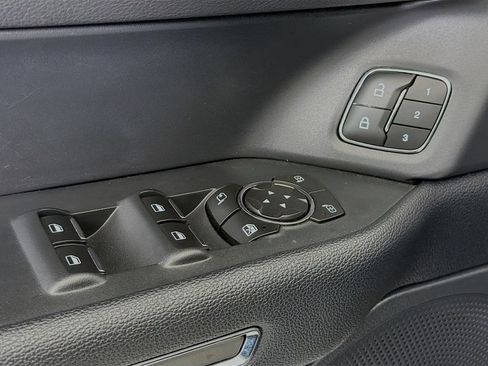 Used 2022 Ford Expedition XLT image 21