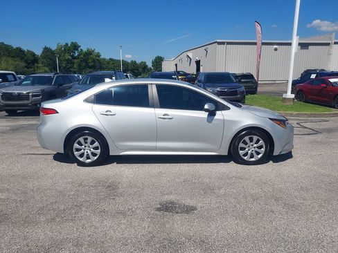 Used 2025 Toyota Corolla LE FWD image 8