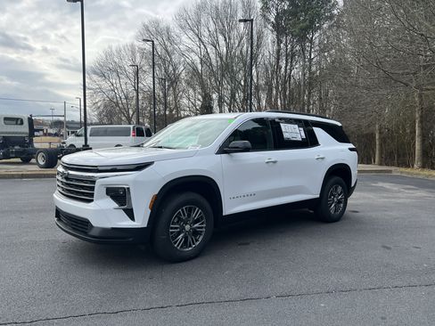 New 2026 Chevrolet Traverse LT image 5