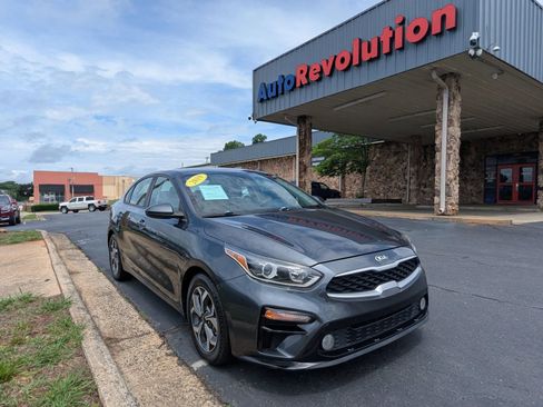 Used 2019 Kia Forte LXS FWD image 1