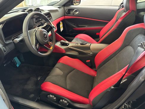 New 2026 Nissan Z Performance w/ Floor Mat Package image 5