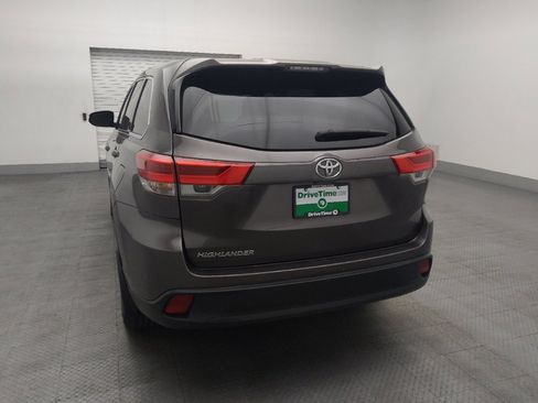 Used 2019 Toyota Highlander LE FWD image 6