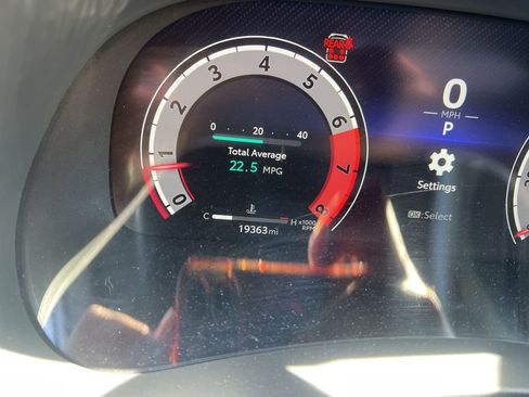 Used 2025 Toyota Highlander XSE AWD/4WD image 19