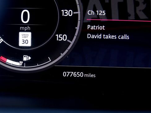 Used 2018 Land Rover Discovery SE image 42