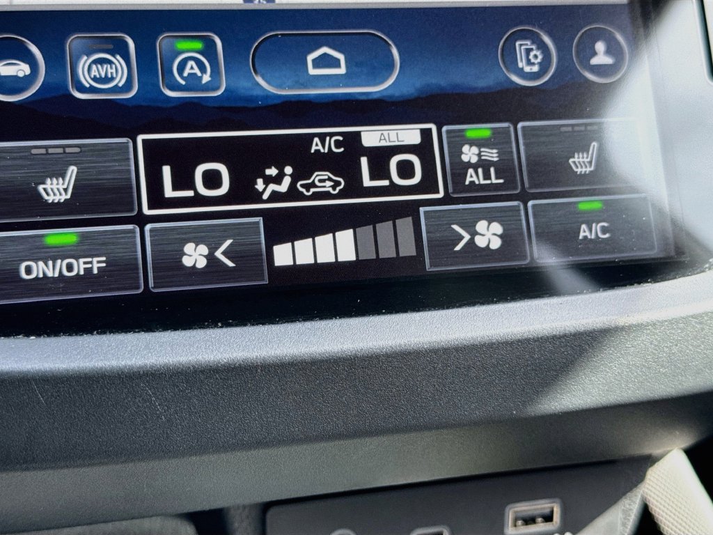 Used 2025 Subaru Forester Limited AWD/4WD image 20