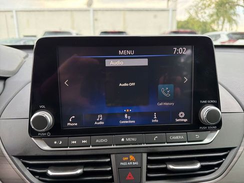 Used 2024 Nissan Altima 2.5 SV FWD image 25