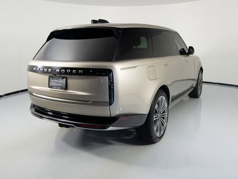 Used 2025 Land Rover Range Rover Long Wheelbase SE image 10
