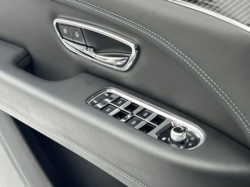 Used 2022 Bentley Bentayga image 39