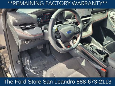Used 2025 Ford Explorer ST image 3