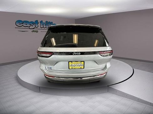 Used 2024 Jeep Grand Cherokee Limited 4xe image 3