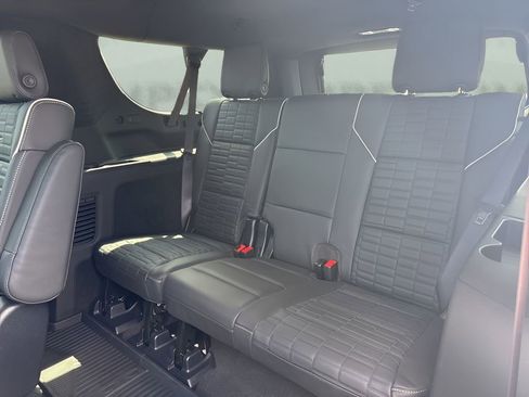 Used 2025 Cadillac Escalade ESV Sport Platinum AWD/4WD image 14