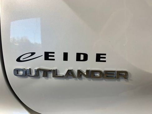 Used 2024 Mitsubishi Outlander SE image 37