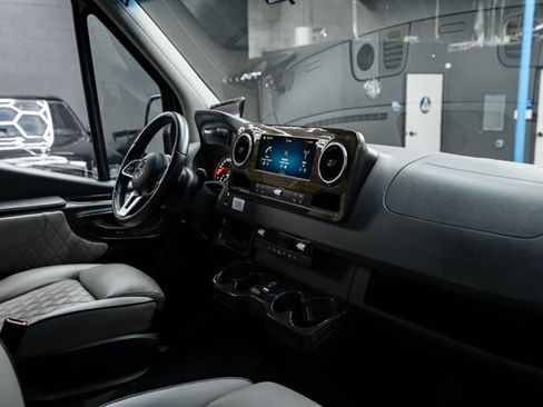 Used 2022 Mercedes-Benz Sprinter 3500 image 28
