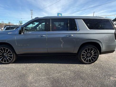 New 2026 Chevrolet Suburban High Country image 8