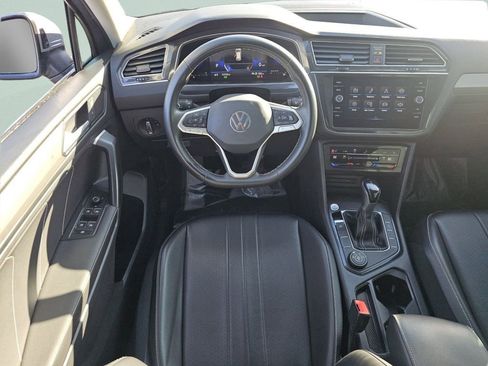 Used 2022 Volkswagen Tiguan SE image 4