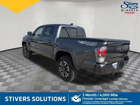 Used 2022 Toyota Tacoma TRD Sport w/ TRD Premium Sport Package AWD/4WD image 9