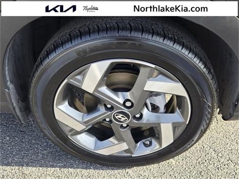 Used 2024 Hyundai Venue SEL image 5